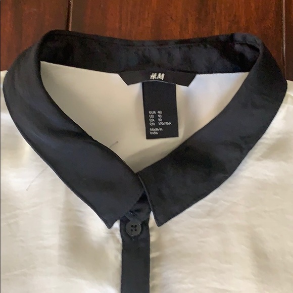 Classy off white/black blouse - Picture 2 of 3